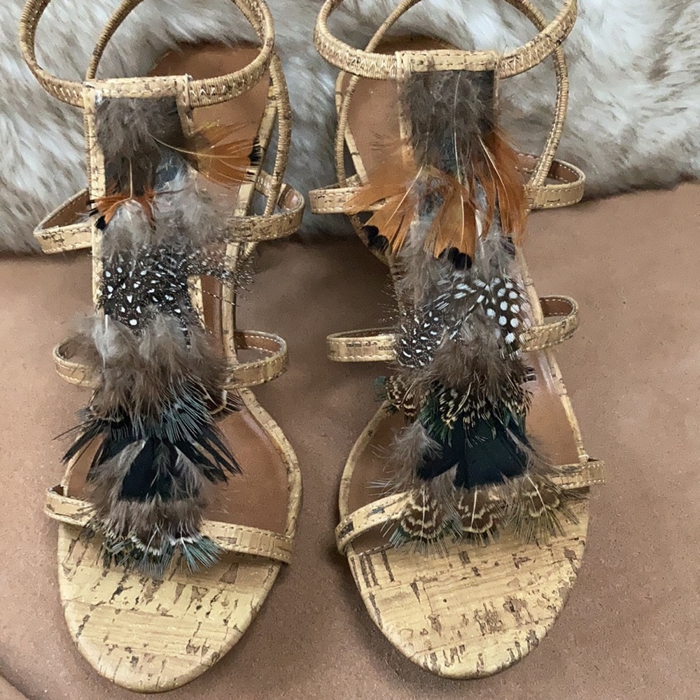 Cork sandals with feathers sz 7 non slip bottom. Aprox 3” high. New!! - Picture 2 of 11